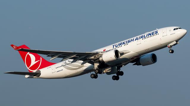 TC-JNA:Airbus A330-200:Turkish Airlines